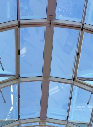 Leuchten im Dach sind fast unsichtbarluminaires are invisibly integrated in the roof construction